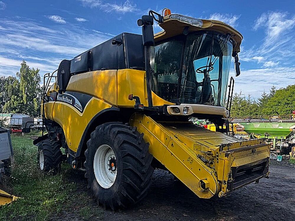 NEW HOLLAND CX 840