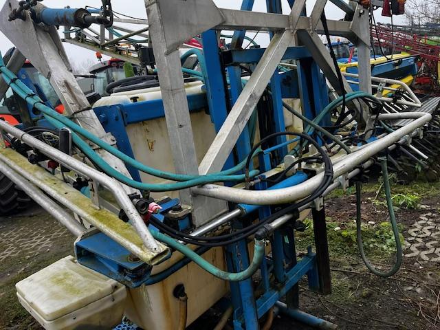 blanchard-zawieszany-05 blanchard-zawieszany-05